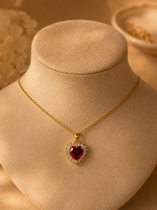 Set Romántico "Coeur": Collar y Aretes Corazón Rubí